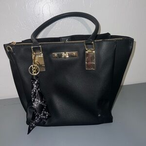 Marc New York Andrew Marc Women's Leather Shoulder handbag Gold Hardware Black